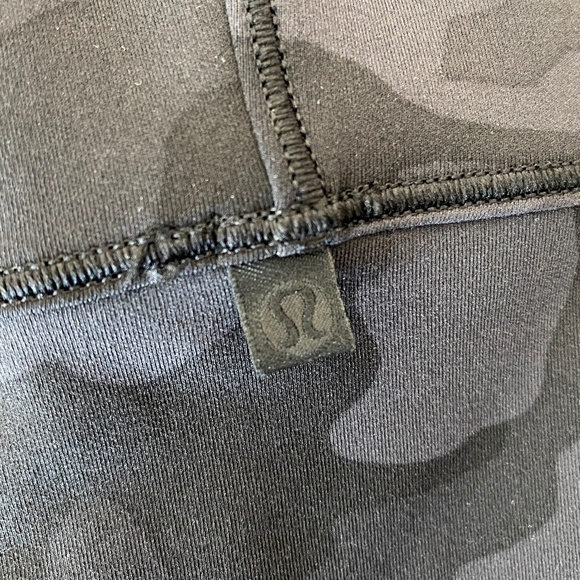 lululemon athletica Power Pivot Everlux Reversible Tank Top Black Incognito Camo - Picture 3 of 8